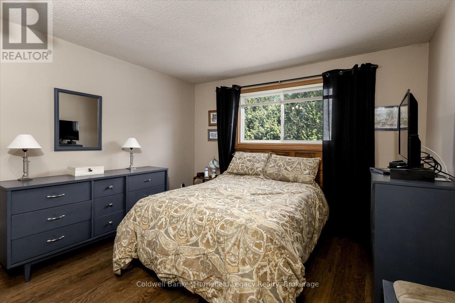 19 MEADOWRIDGE DRIVE - 21