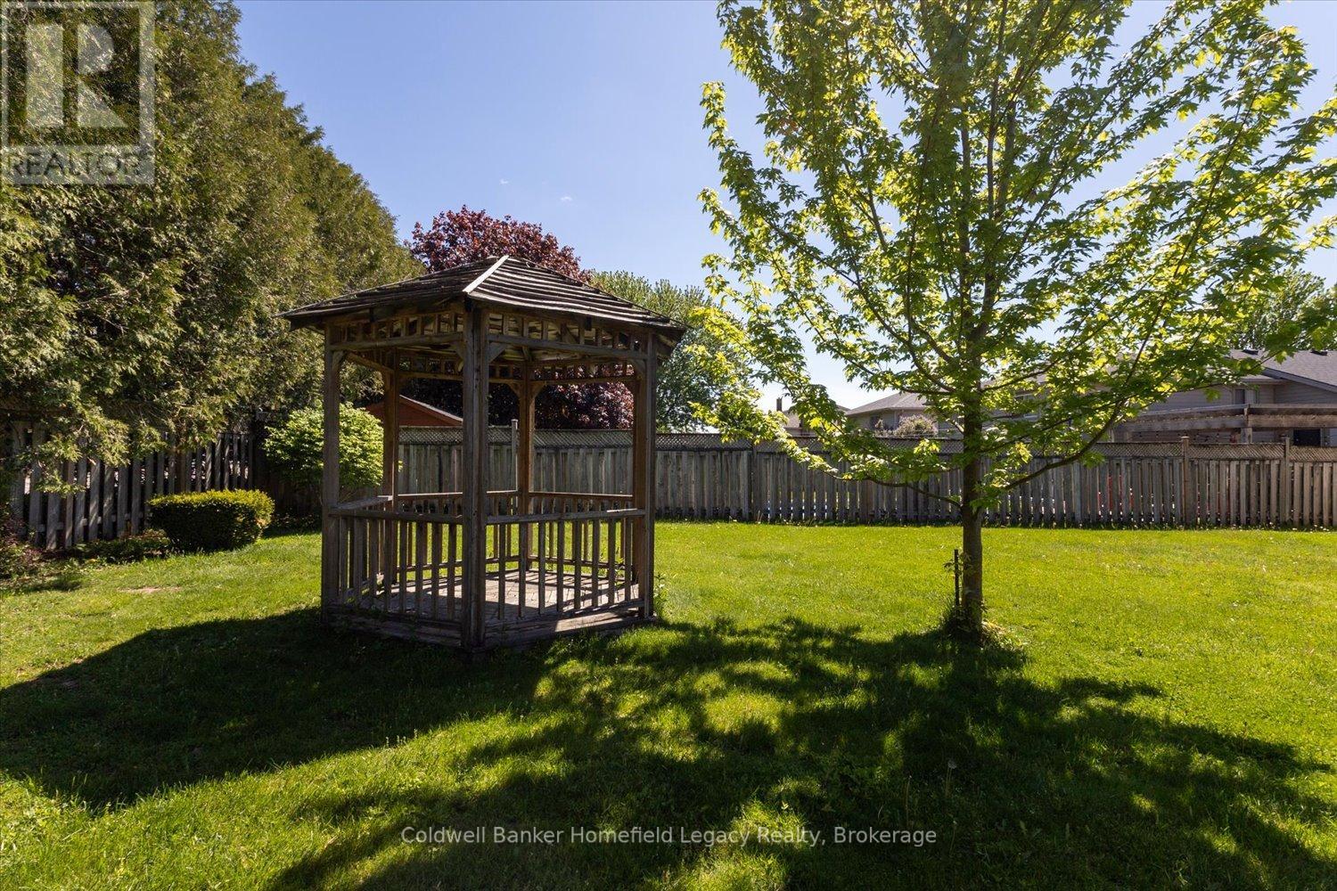 19 MEADOWRIDGE DRIVE - 32