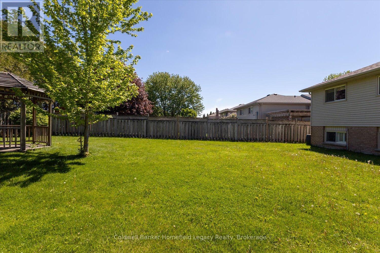 19 MEADOWRIDGE DRIVE - 35