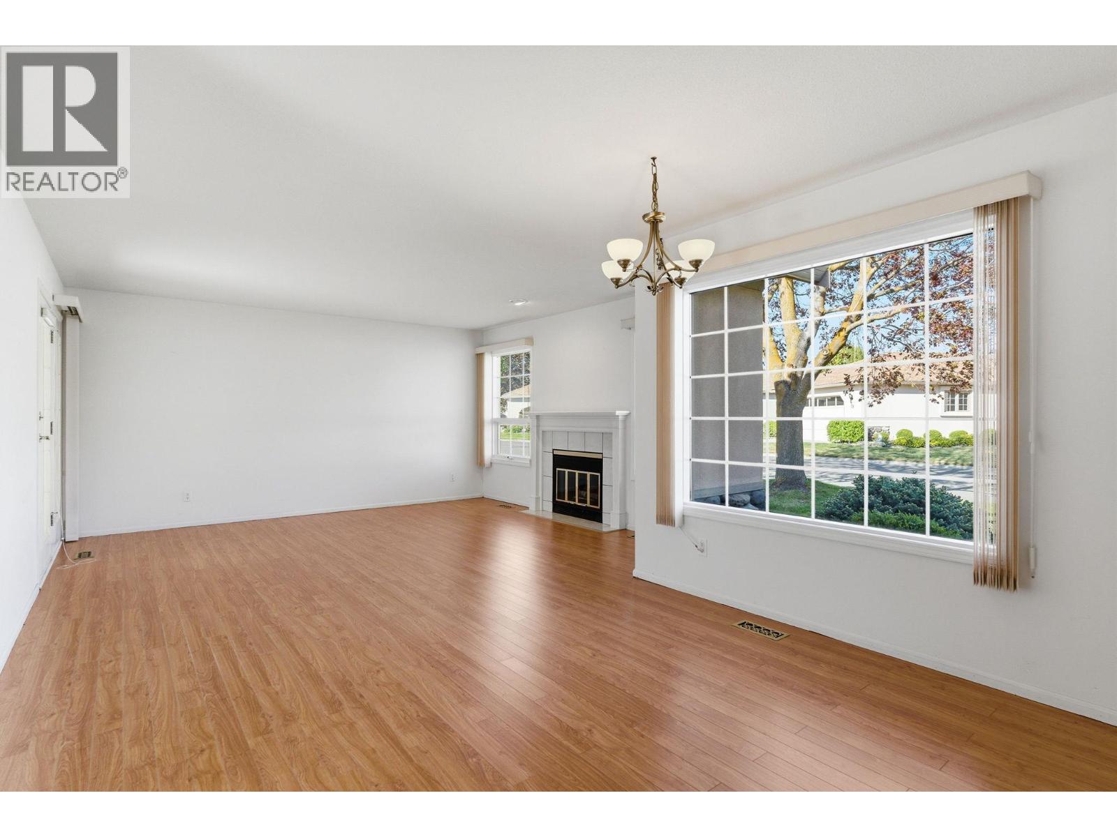 #36 1201 Cameron Avenue - 7