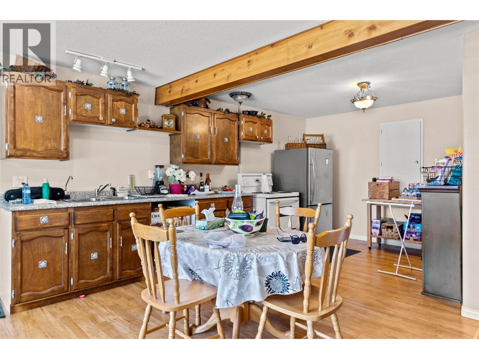 6297 Squilax-Anglemont Road - 18