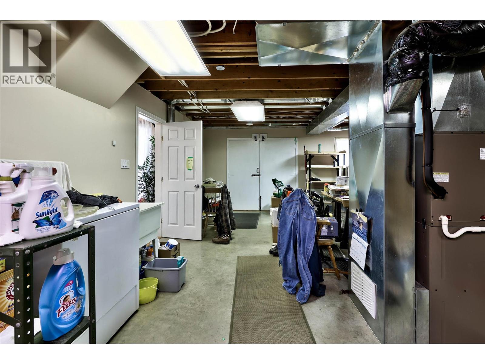 6297 Squilax-Anglemont Road - 20