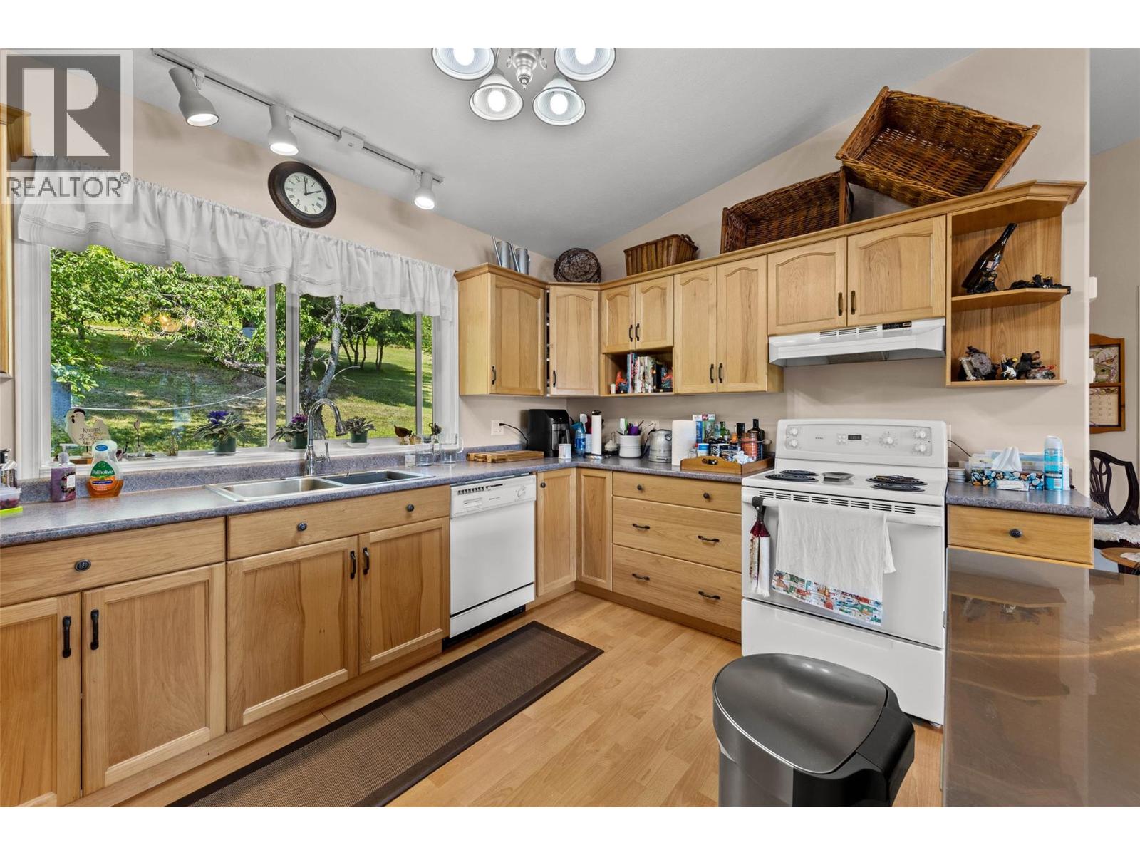 6297 Squilax-Anglemont Road - 6