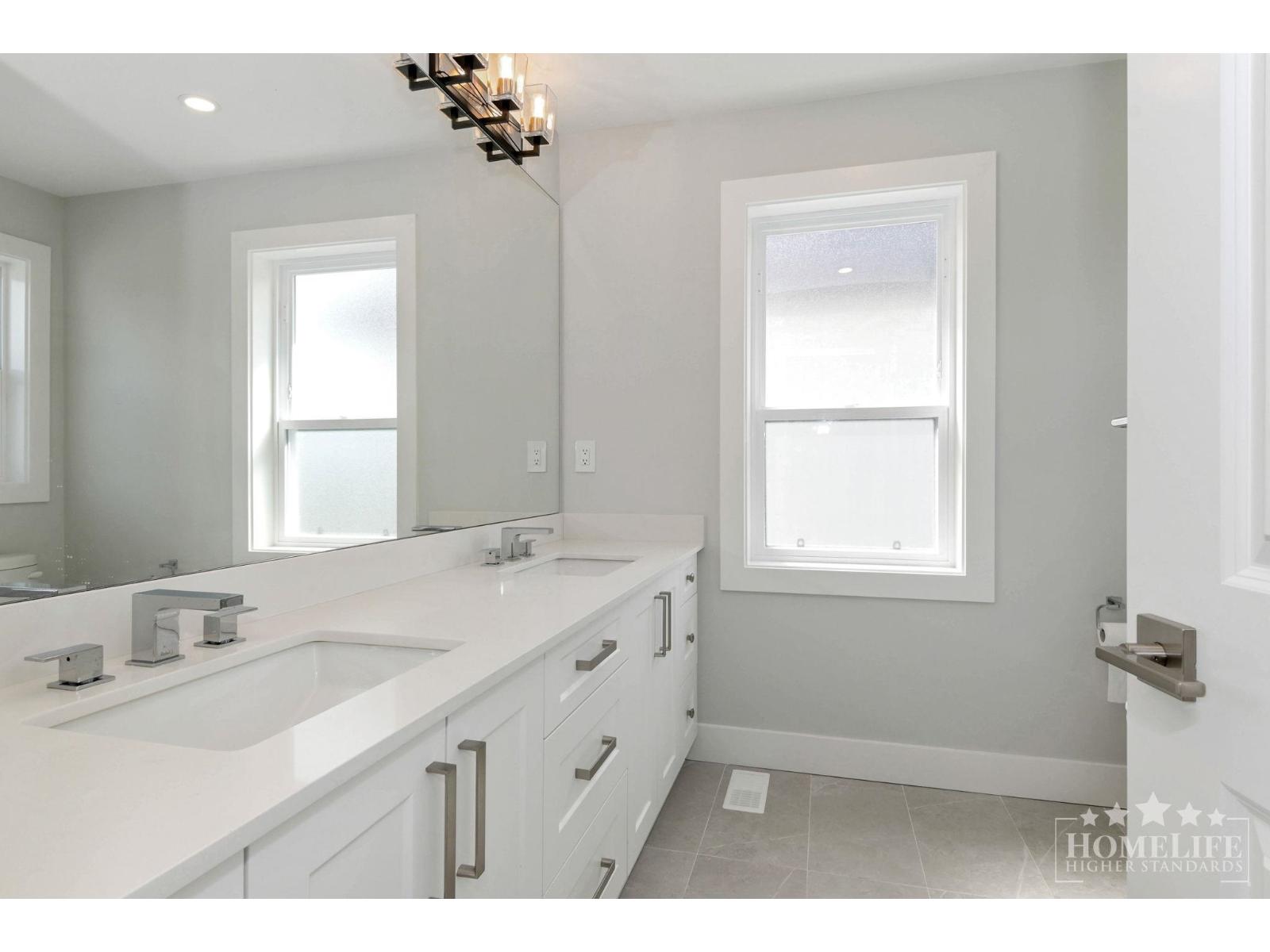3 Bed, 3 Bath House for Rent in Surrey – Upper House 16707 25A AVENUE, Surrey – MLS# R3127625 - Image 9