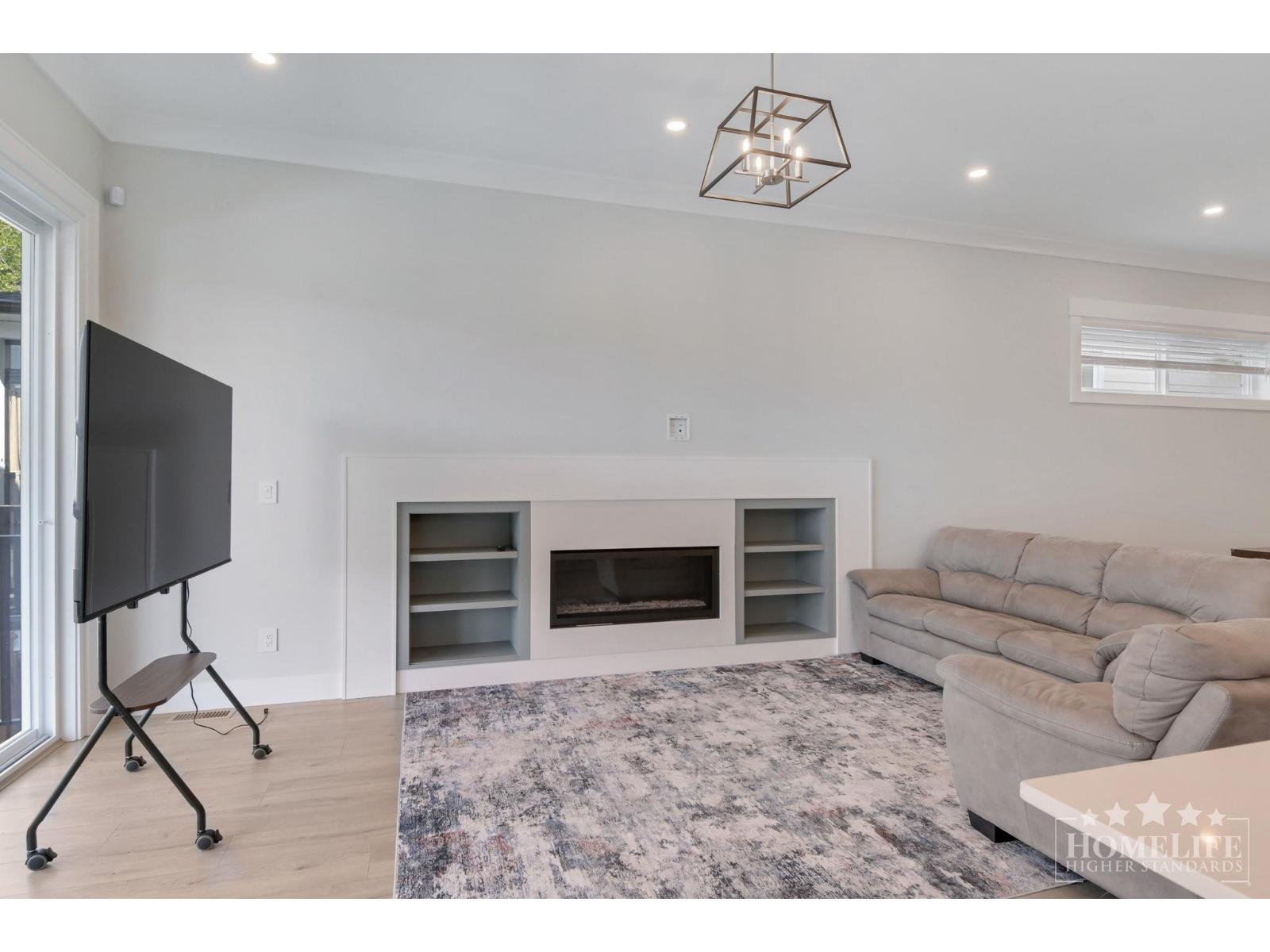 3 Bed, 3 Bath House for Rent in Surrey – Upper House 16707 25A AVENUE, Surrey – MLS# R3127625 - Image 3