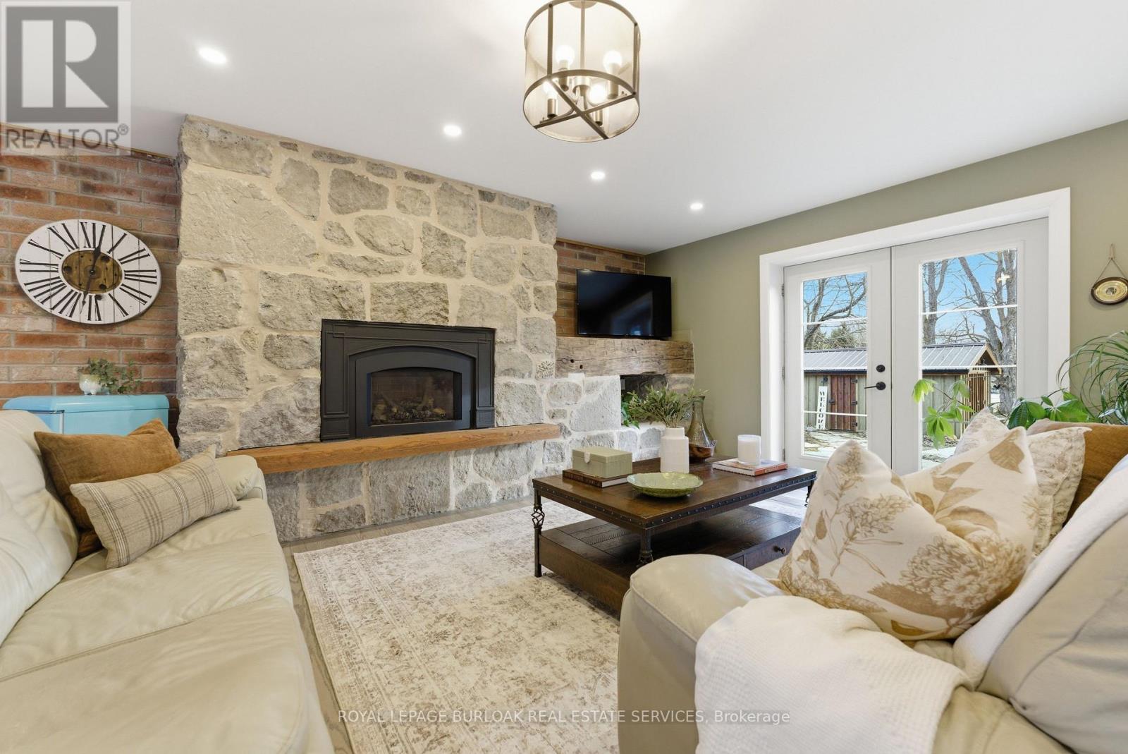 9069 ERIN GARAFRAXA TOWNLINE - 9