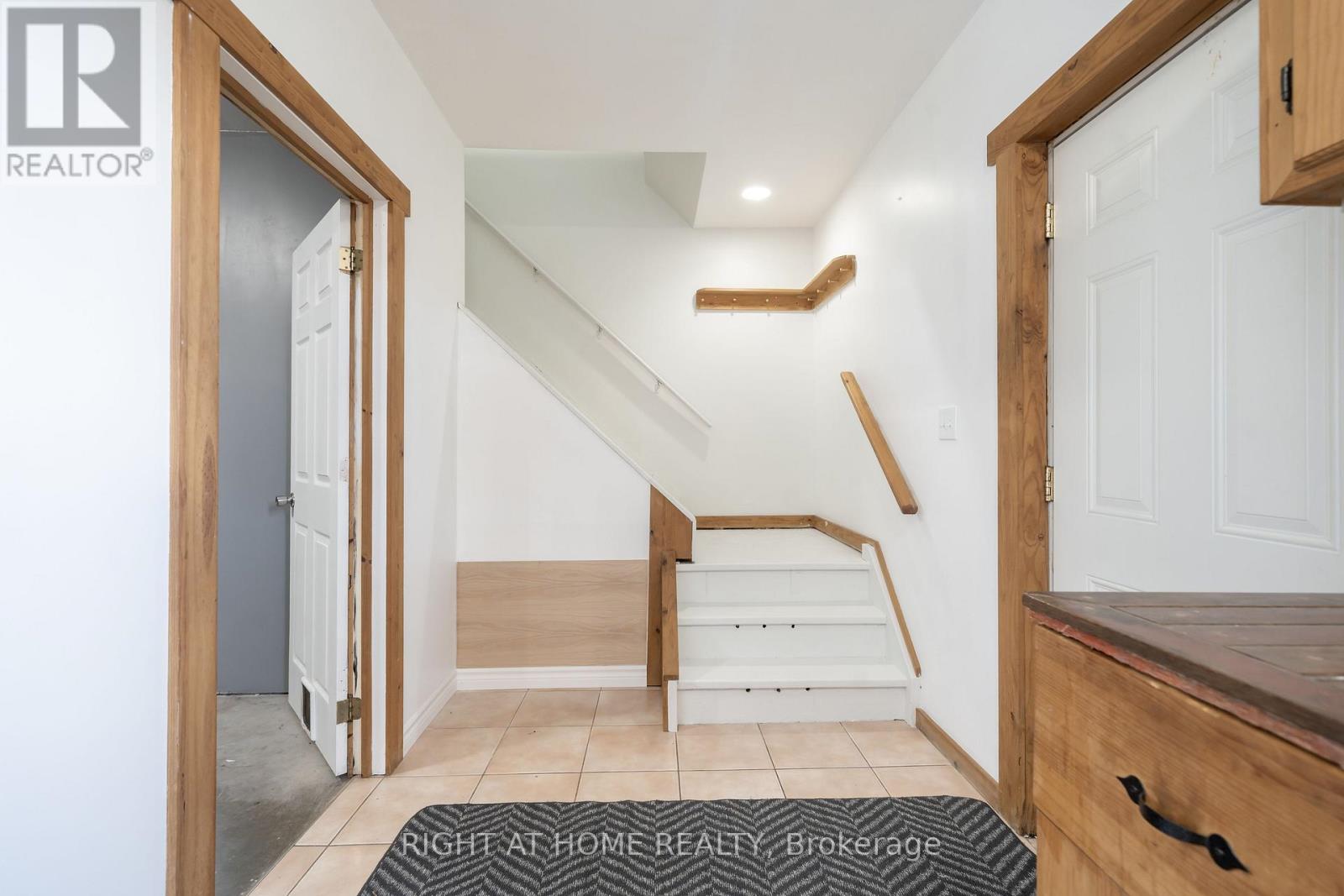3392 CORONATION AVENUE - 30