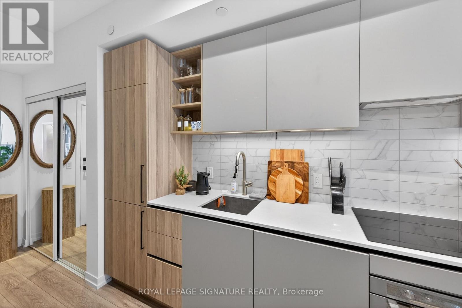 #3310 55 MERCER STREET - 5
