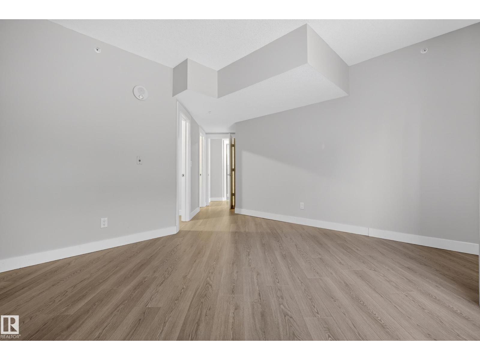 #501 10136 104 ST NW - 15