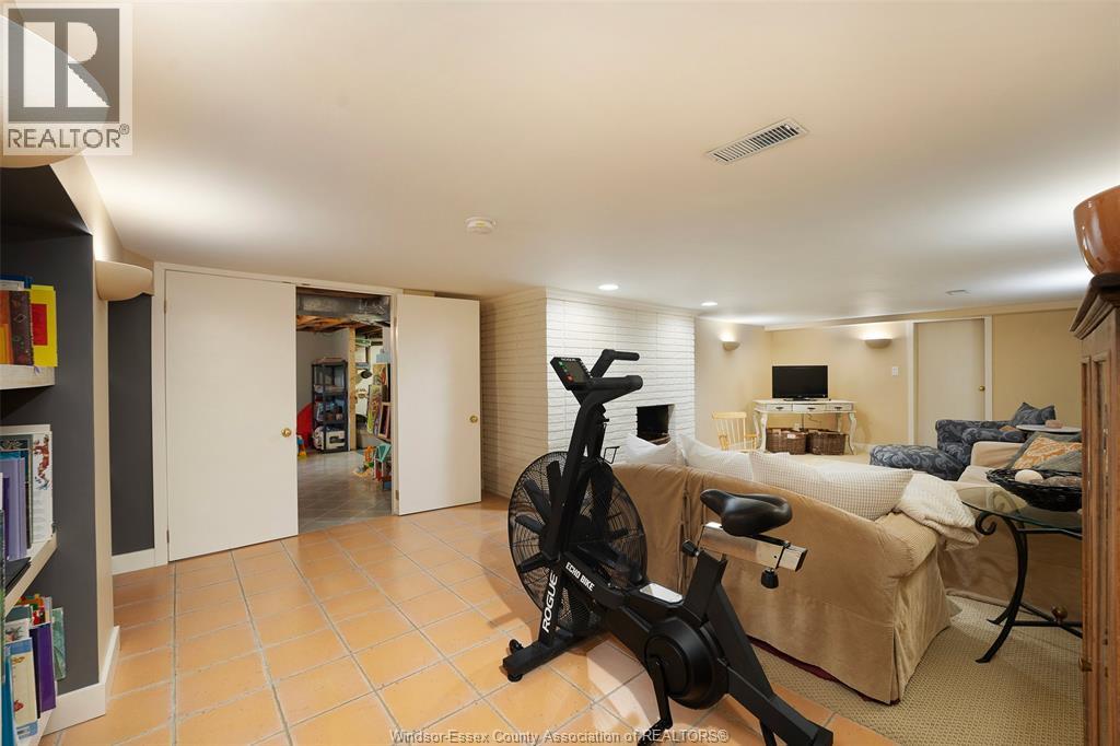 3375 RANKIN - 27