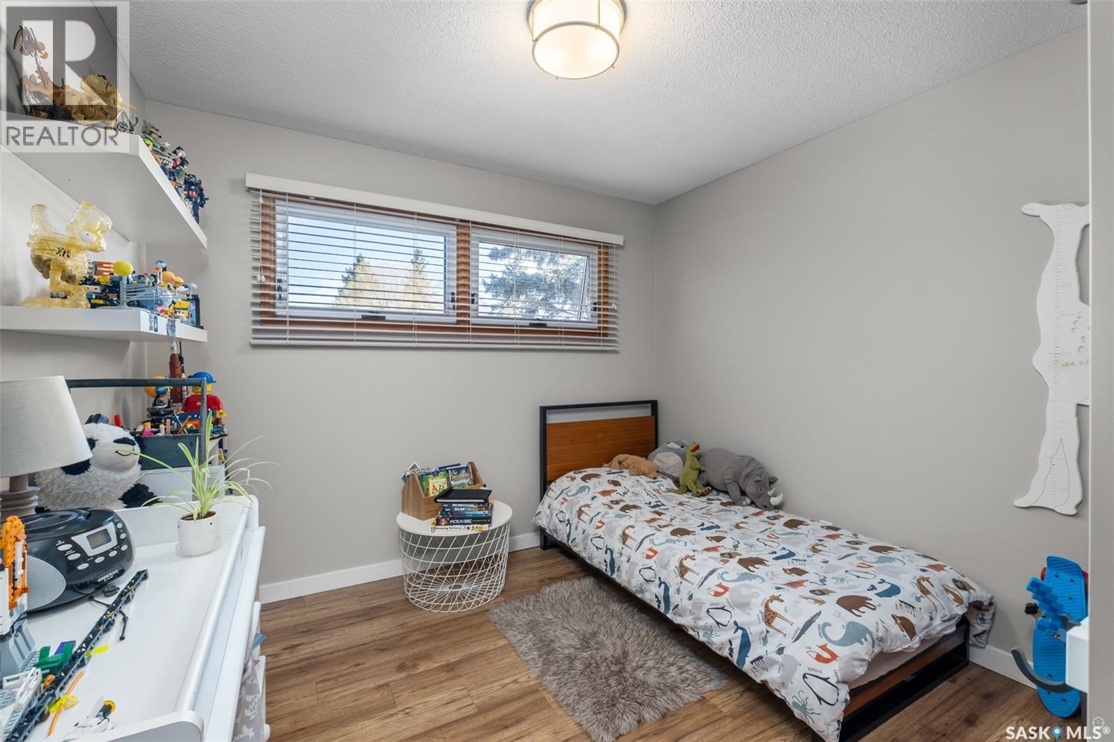 575 27th STREET W - 16