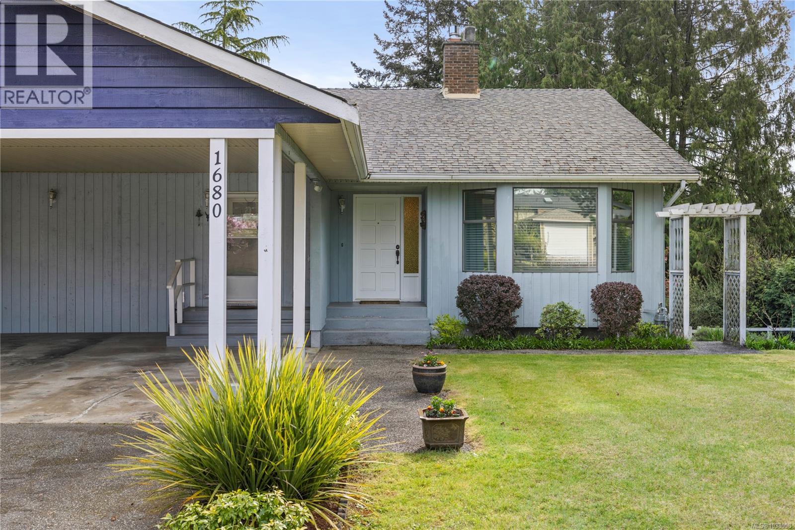 1680 Gerald St, Nanoose Bay