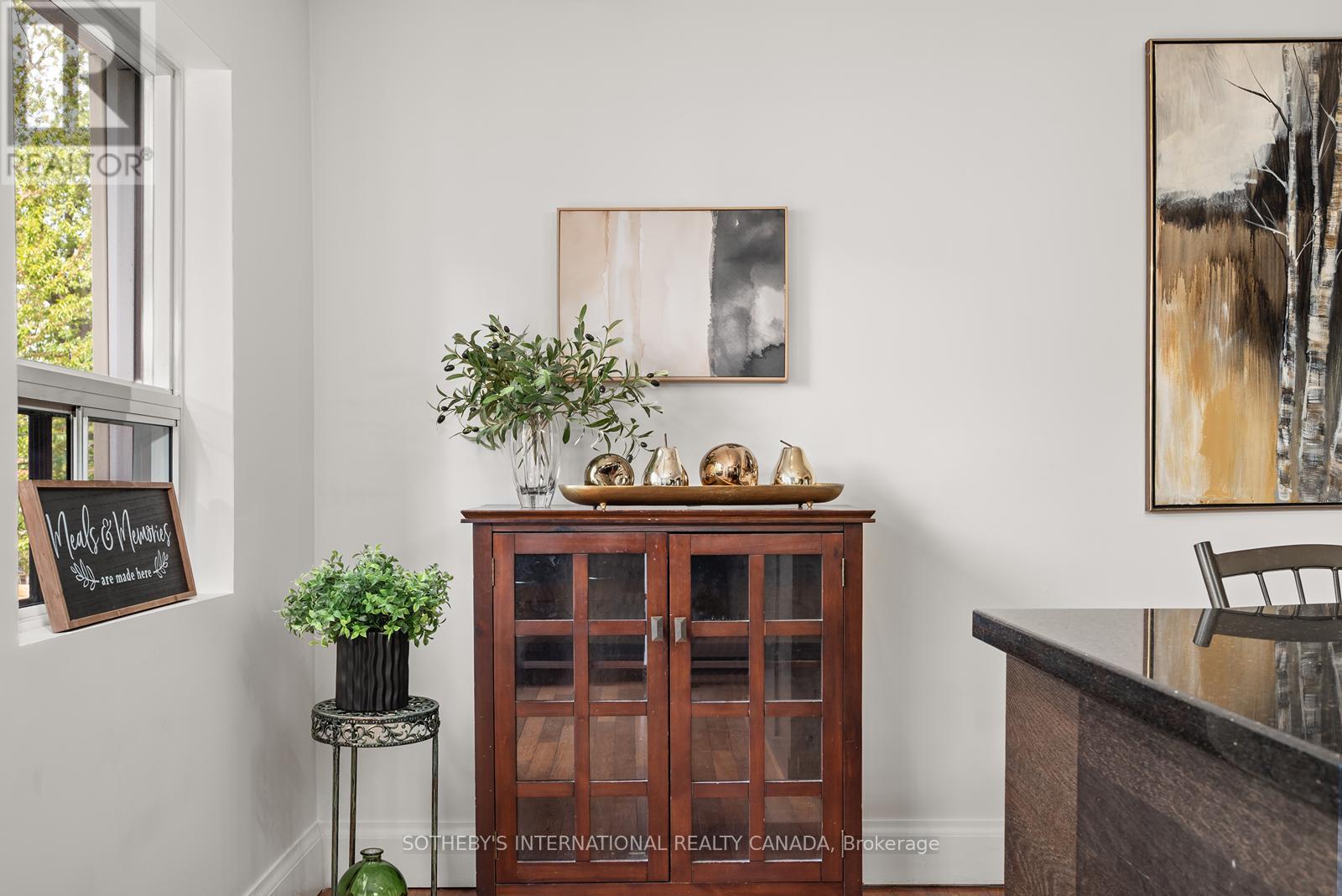 2 WINSTON AVENUE - 25
