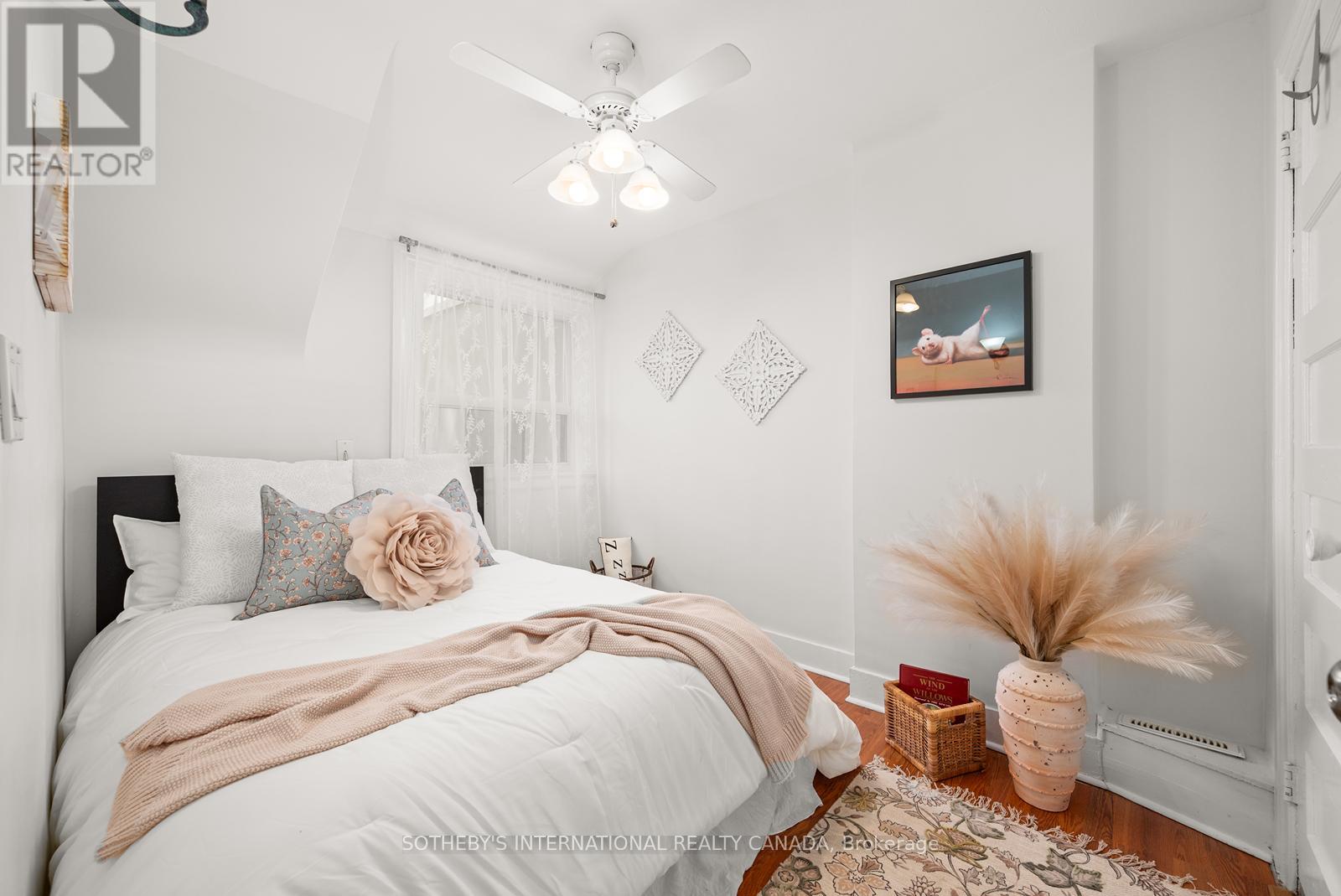 2 WINSTON AVENUE - 32