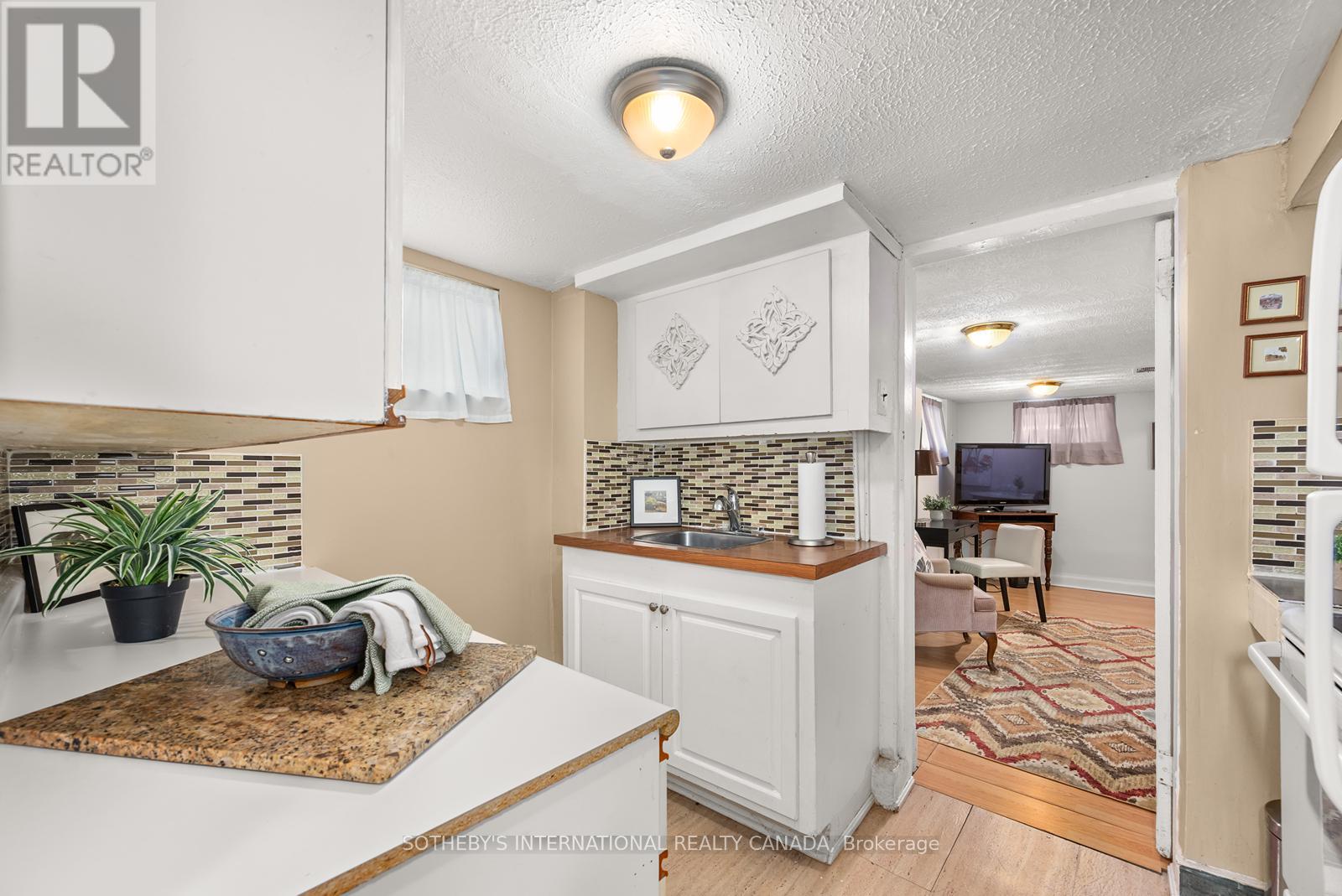 2 WINSTON AVENUE - 37