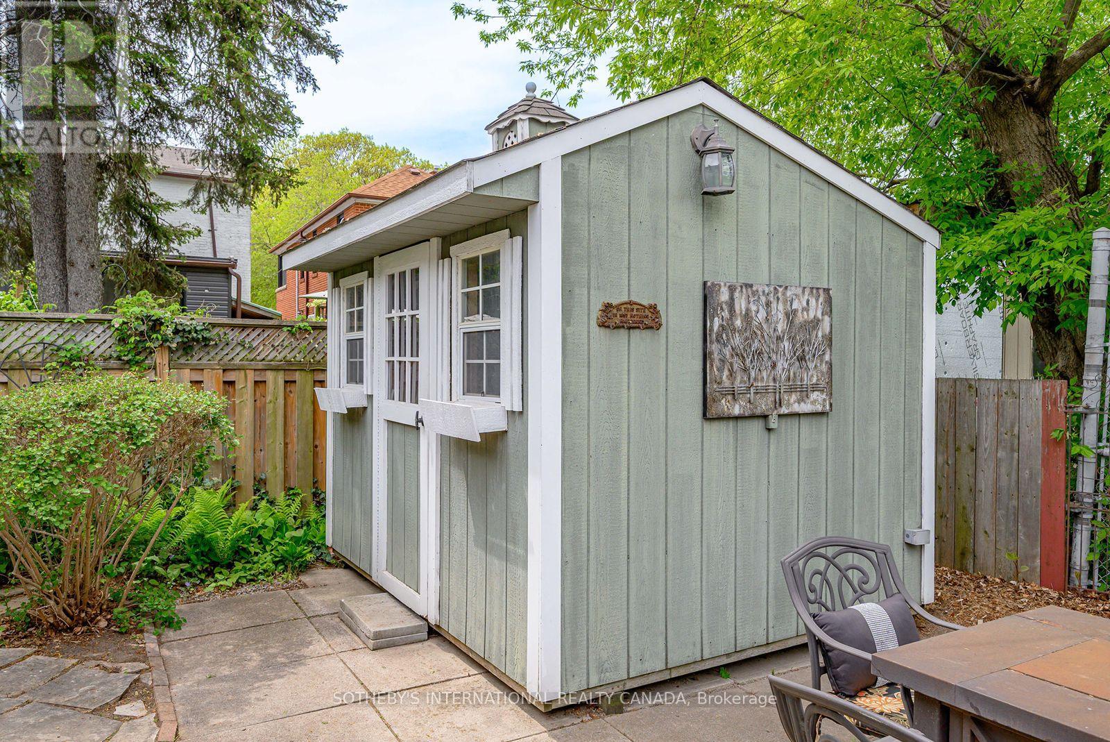 2 WINSTON AVENUE - 44