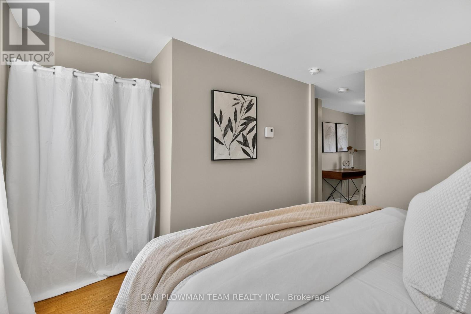 114 OLIVE AVENUE - 10