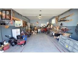 Family room - 816 Division Street, Midway, BC V0H1M0 Photo 6