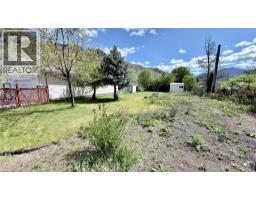 816 Division Street, Midway, BC V0H1M0 Photo 12