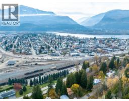 125 Maple Street, Revelstoke, BC V0E2S0 Photo 9