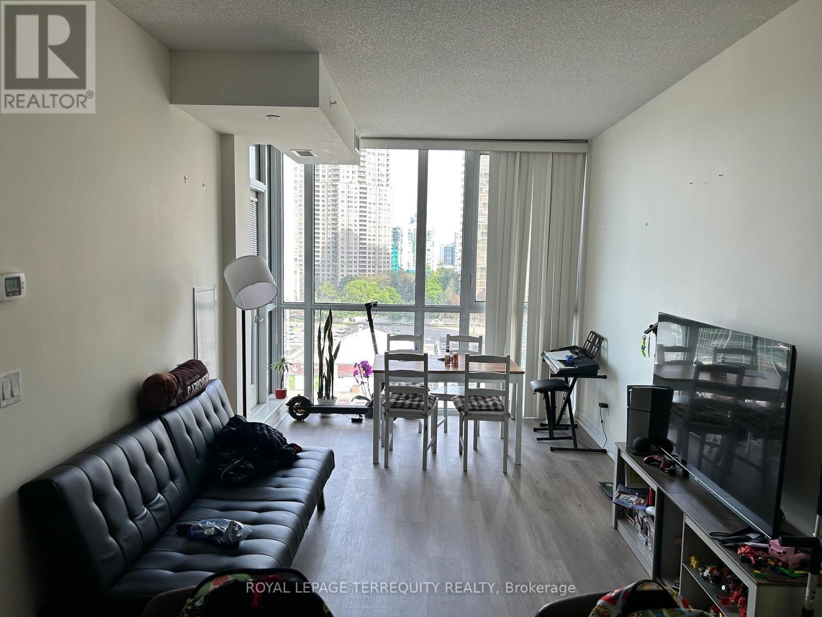 #703 75 EGLINTON AVENUE W - 5