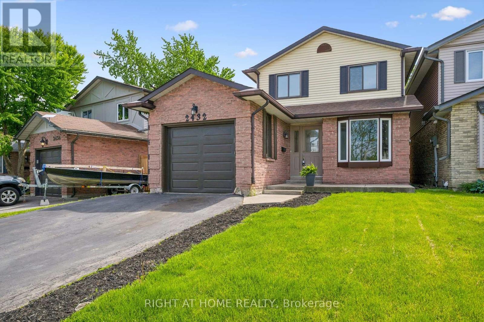 2432 MALCOLM CRESCENT - Image 2