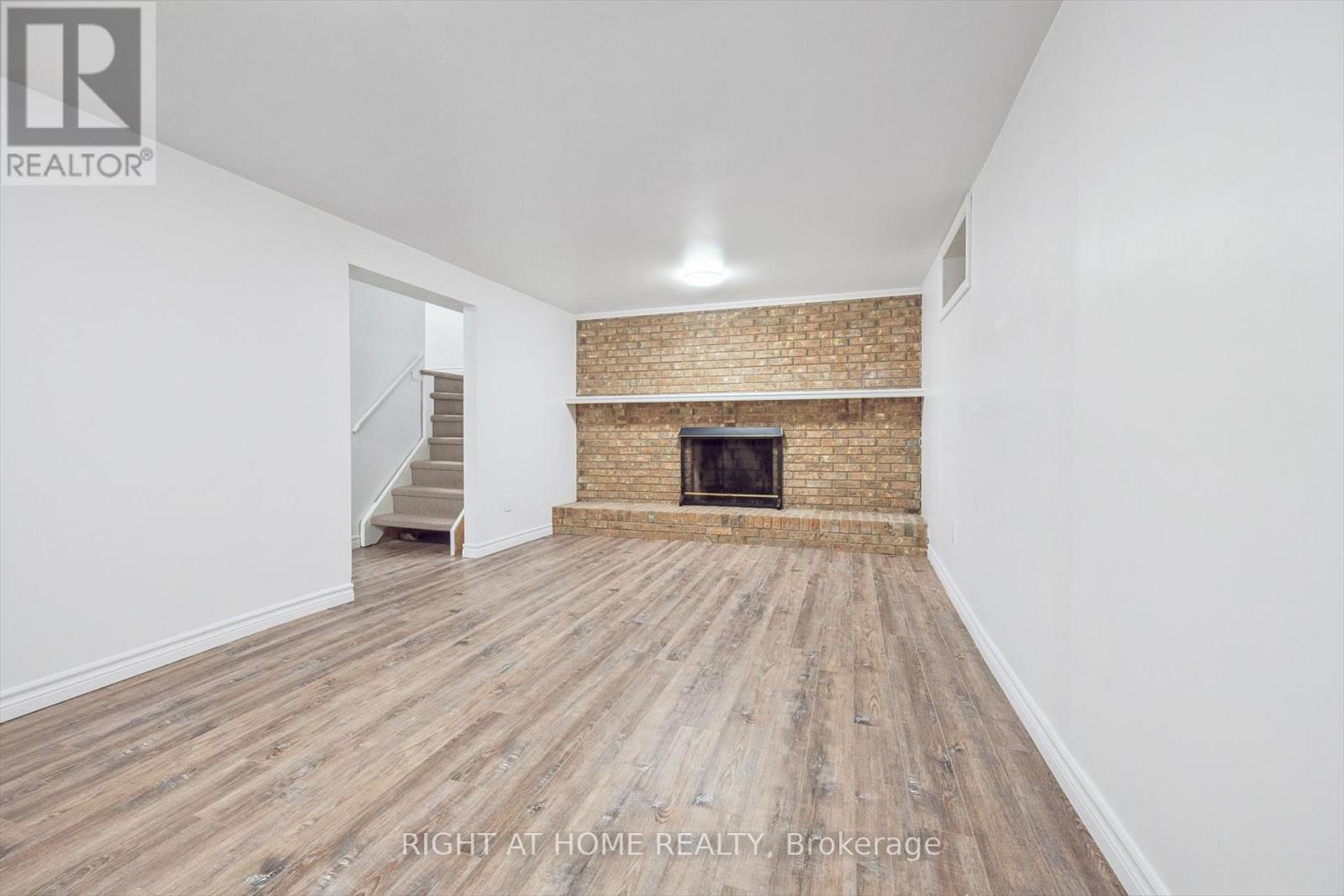 2432 MALCOLM CRESCENT - 29