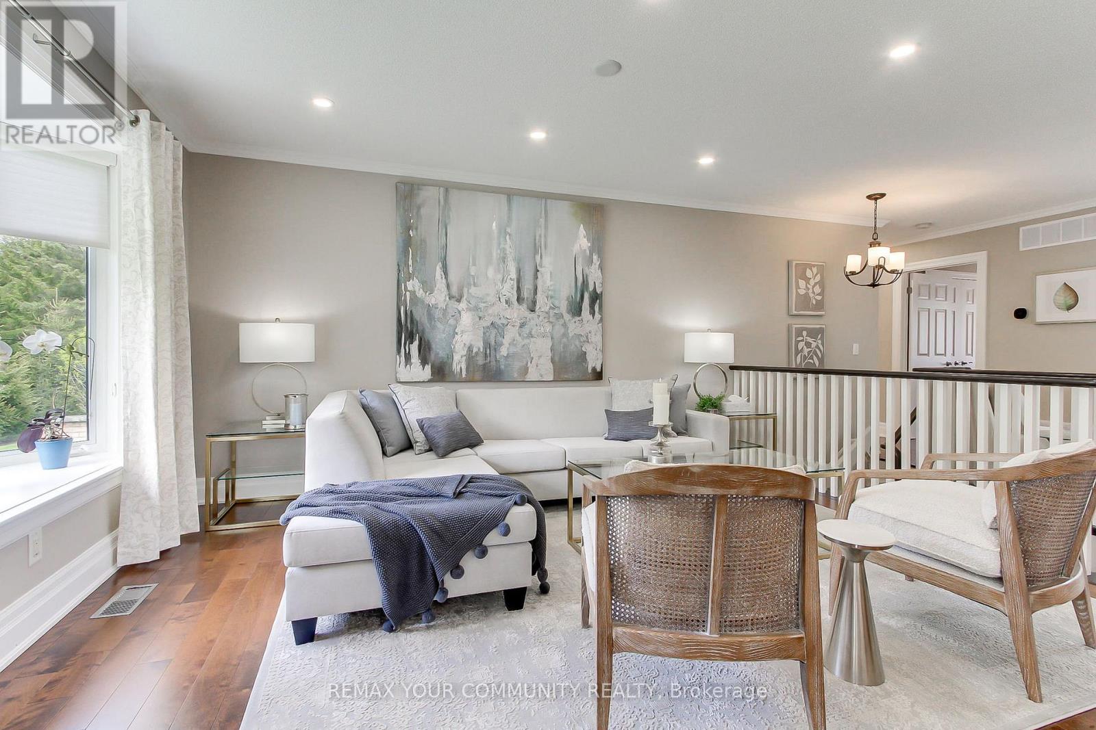 #5 23 REDDINGTON DRIVE - 18