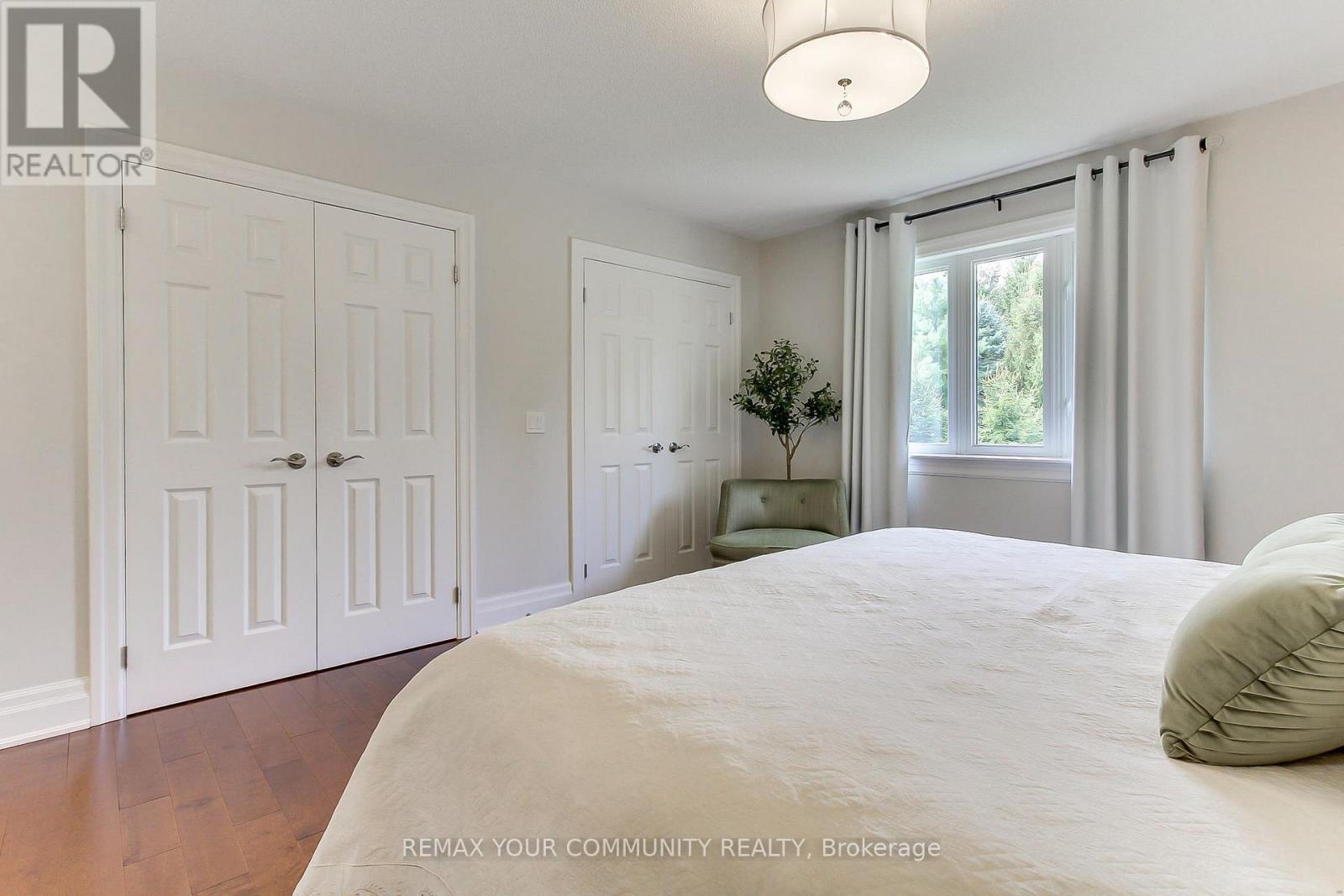 #5 23 REDDINGTON DRIVE - 27