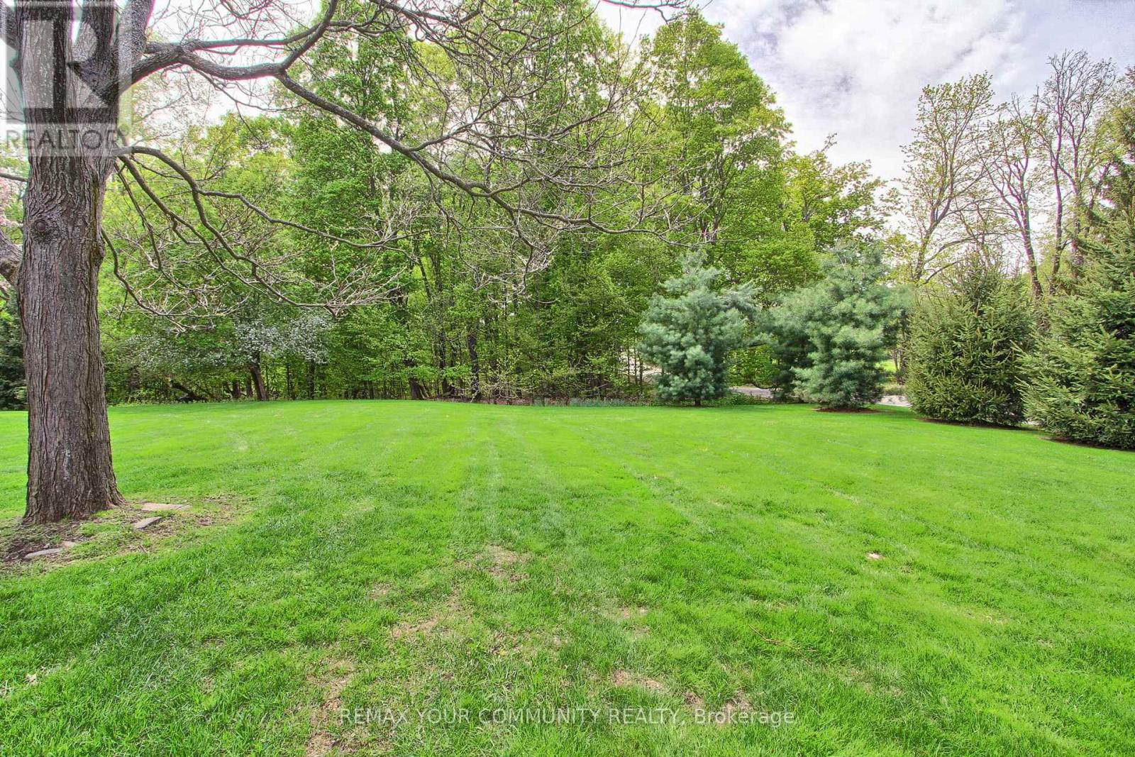 #5 23 REDDINGTON DRIVE - 50