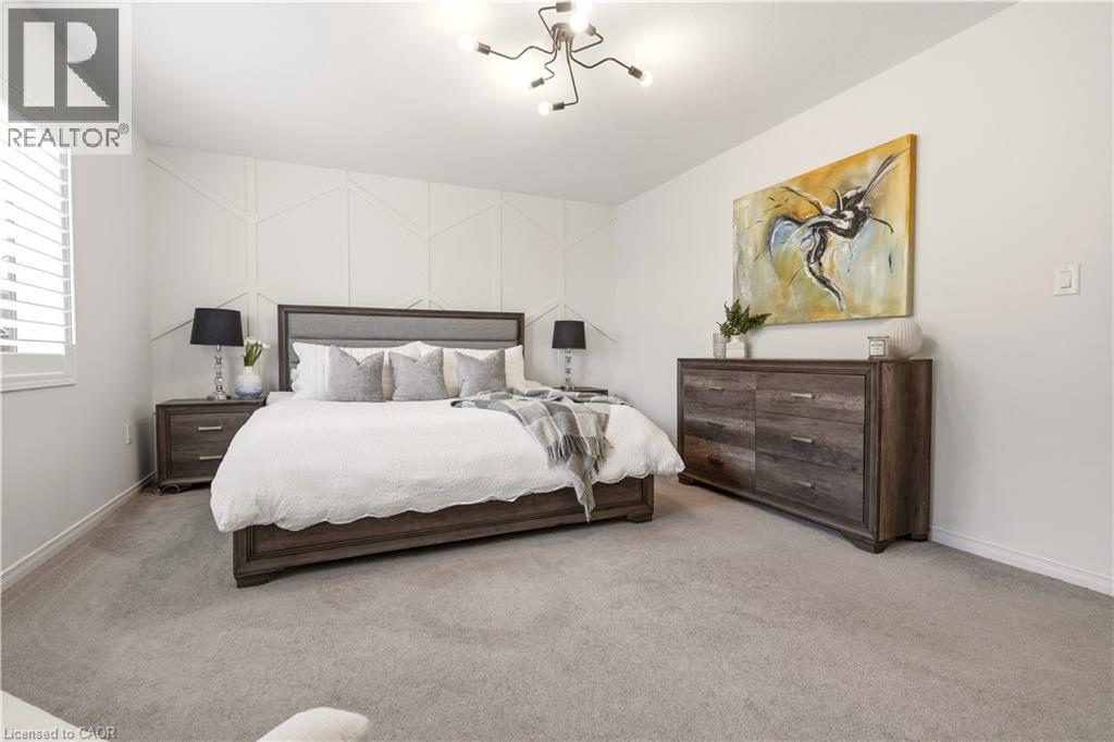 105 LARRY Crescent - 23