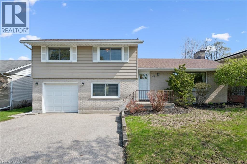 39 CHARLOTTE Crescent - Image 2