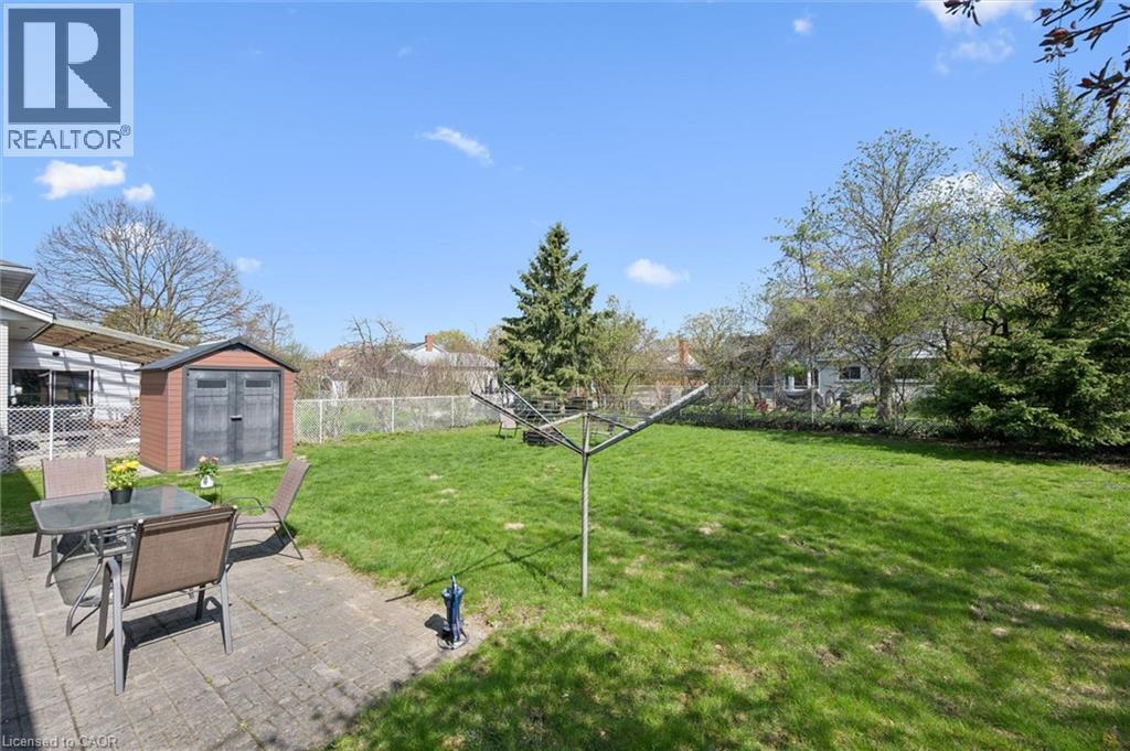 39 CHARLOTTE Crescent - 37