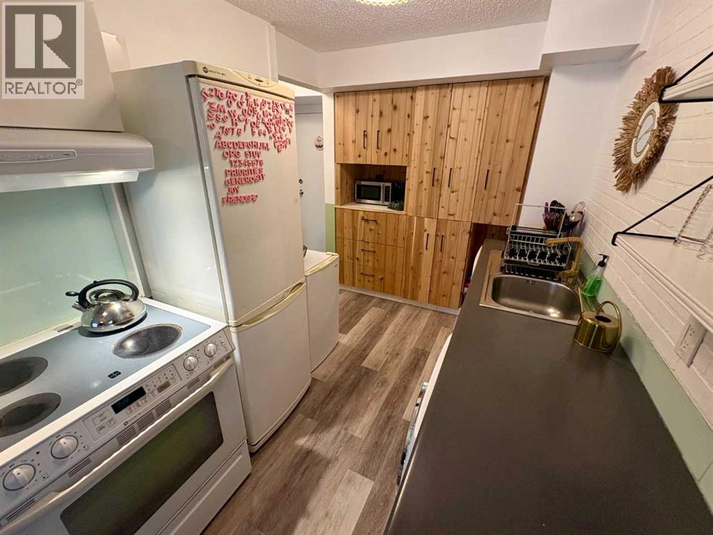#2 1607 26 Avenue SW - 15