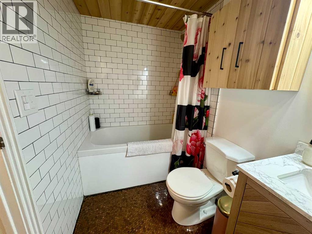 #2 1607 26 Avenue SW - 19