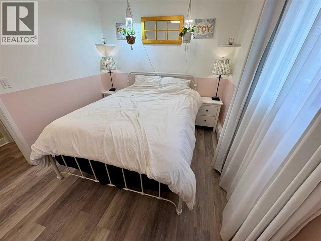 #2 1607 26 Avenue SW - 16