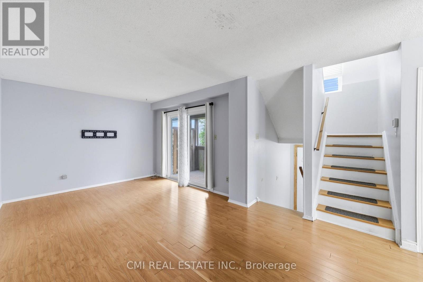 #44 1300 UPPER OTTAWA STREET - 17