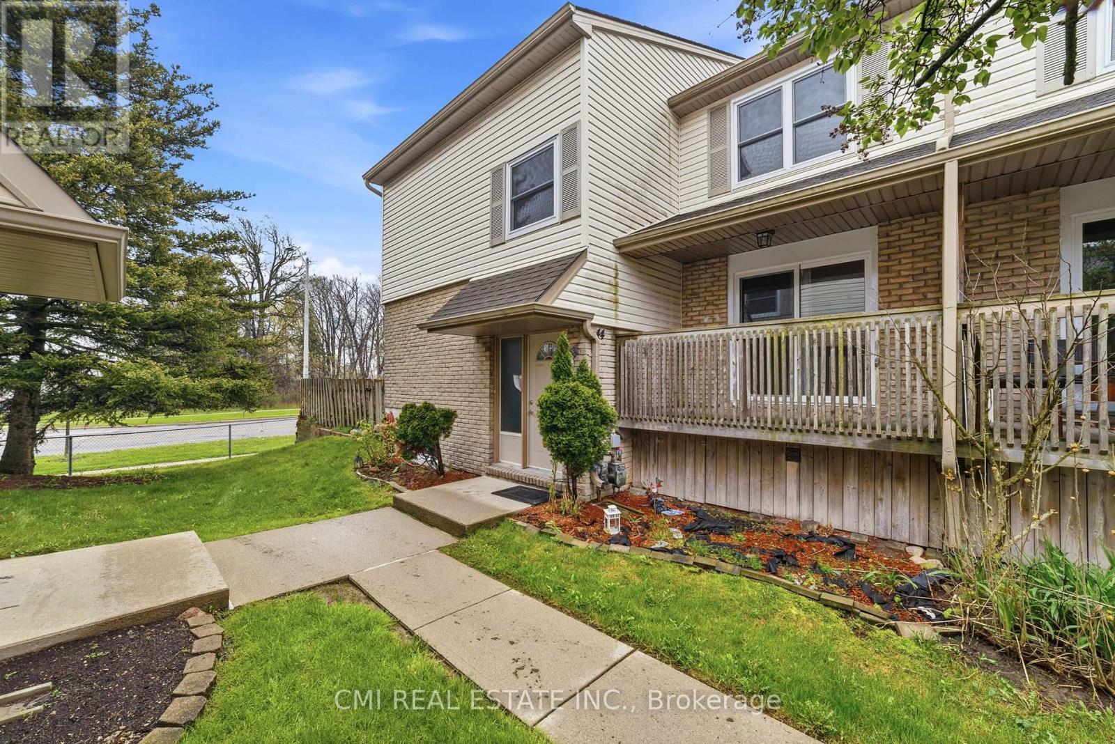 #44 1300 UPPER OTTAWA STREET - 3