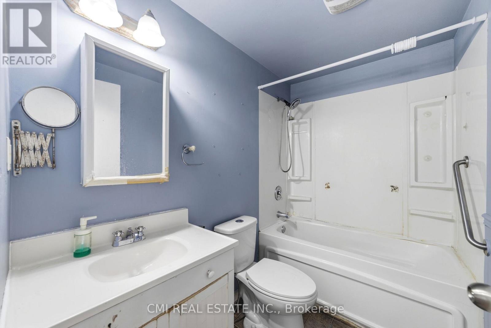 #44 1300 UPPER OTTAWA STREET - 30