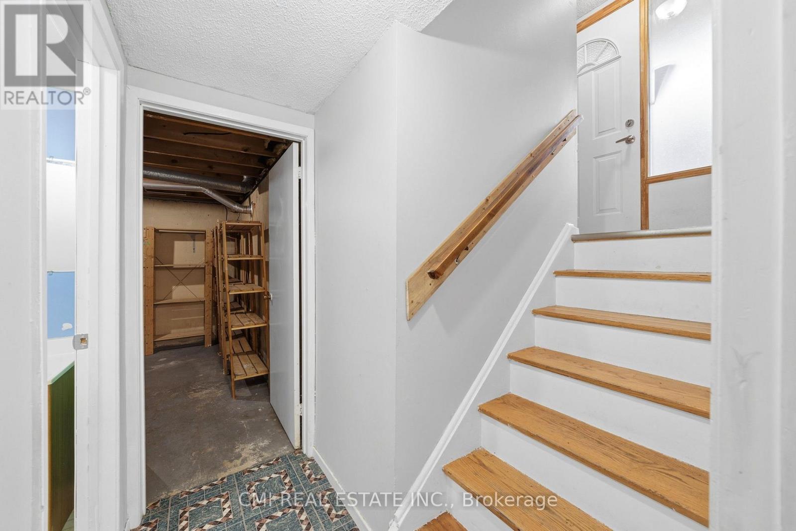#44 1300 UPPER OTTAWA STREET - 33