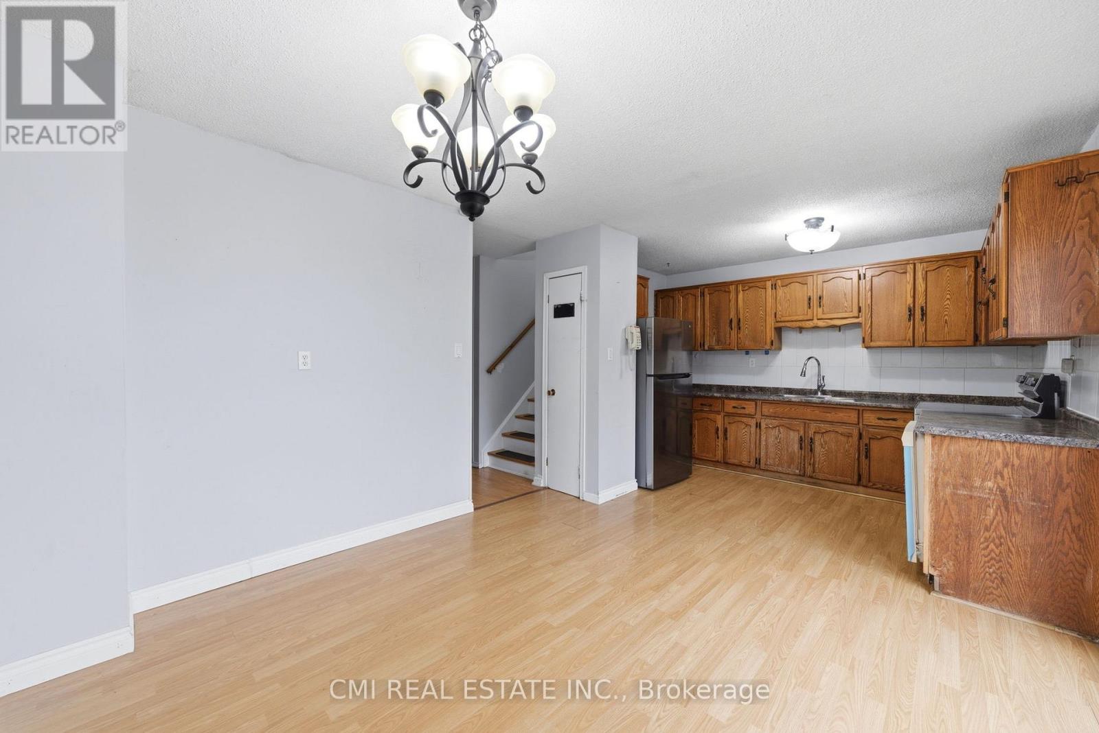 #44 1300 UPPER OTTAWA STREET - 8