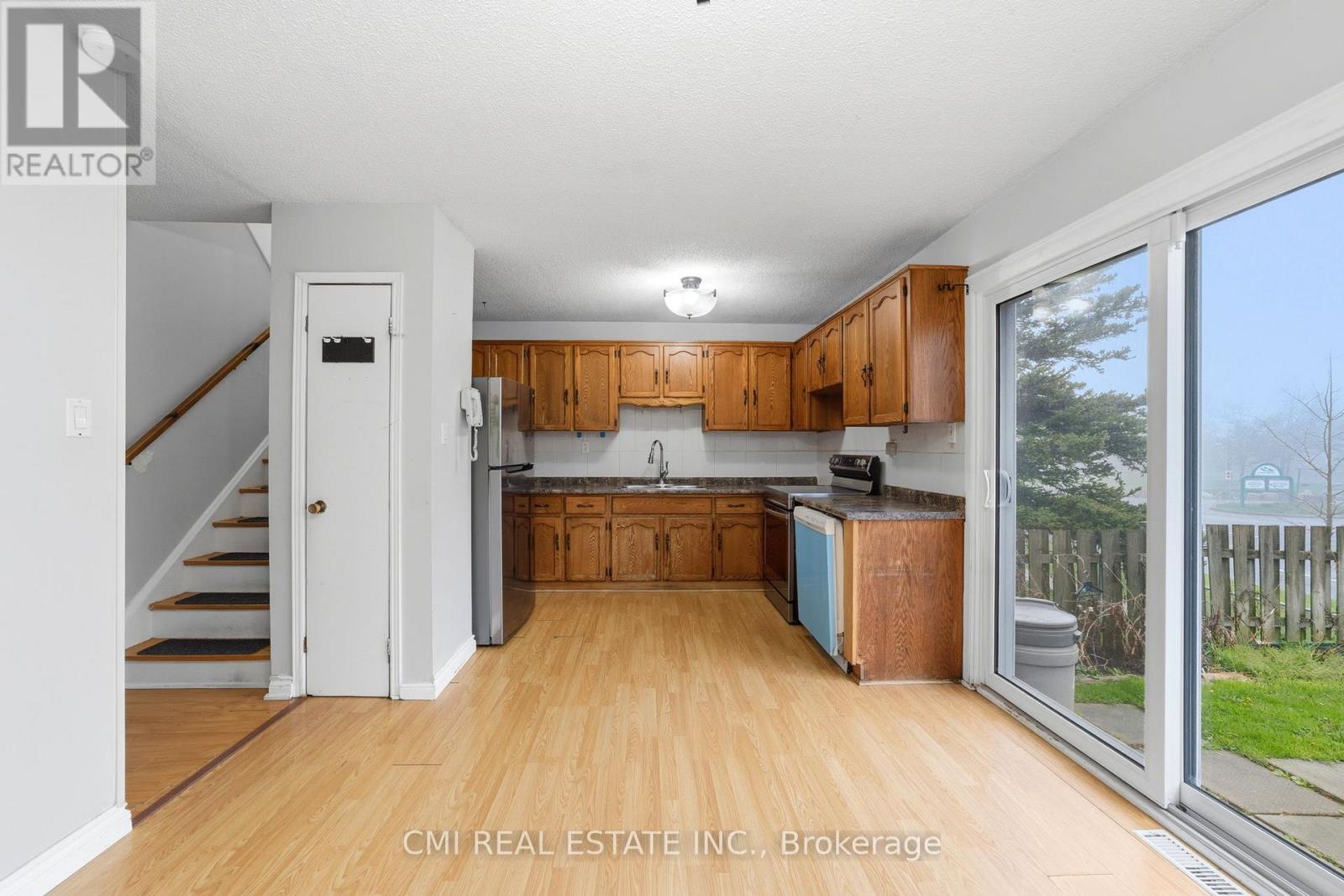#44 1300 UPPER OTTAWA STREET - 9