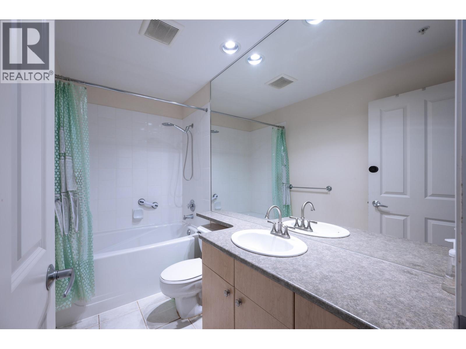302 7080 ST. ALBANS ROAD, Richmond
