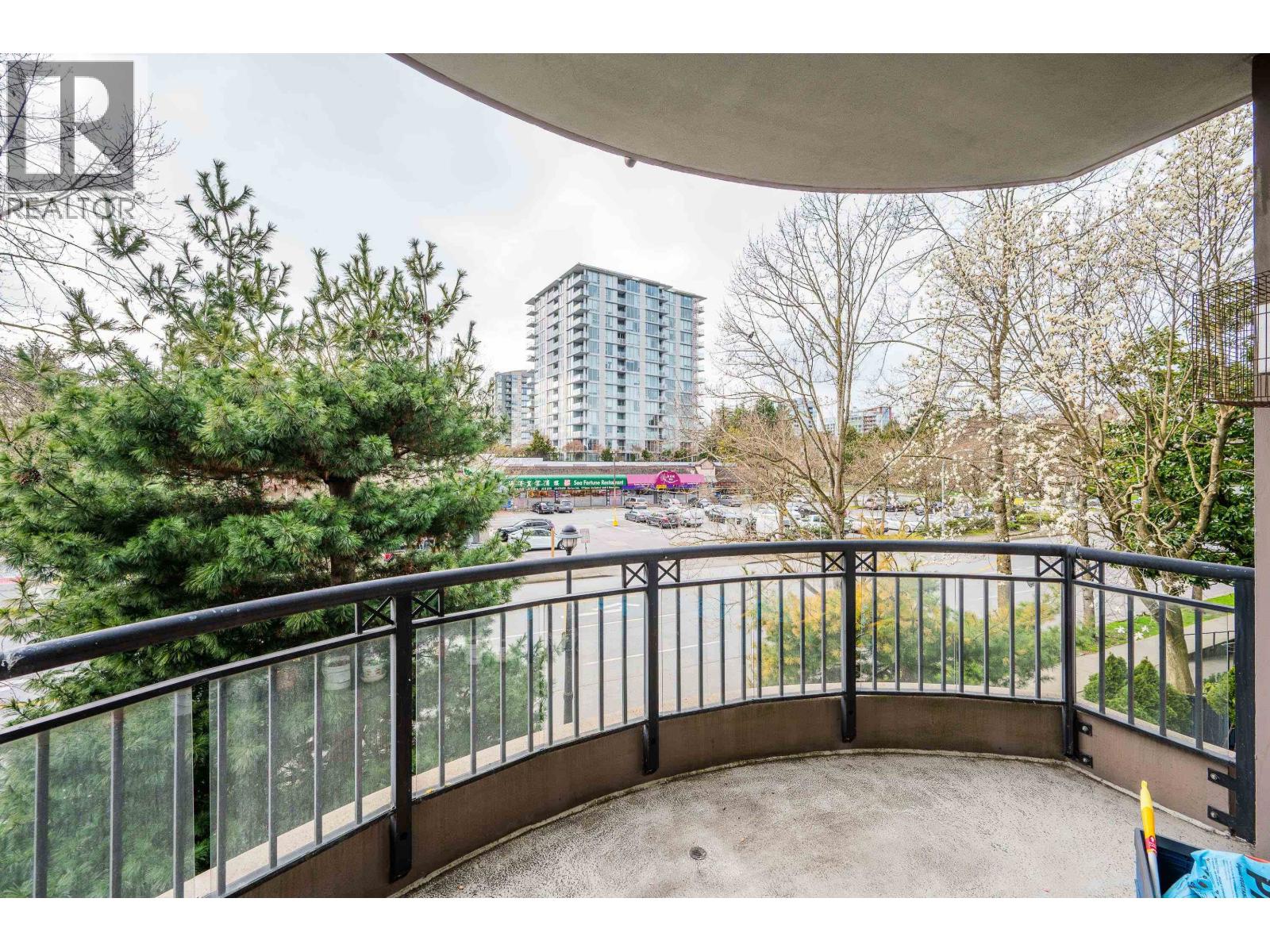302 7080 ST. ALBANS ROAD, Richmond
