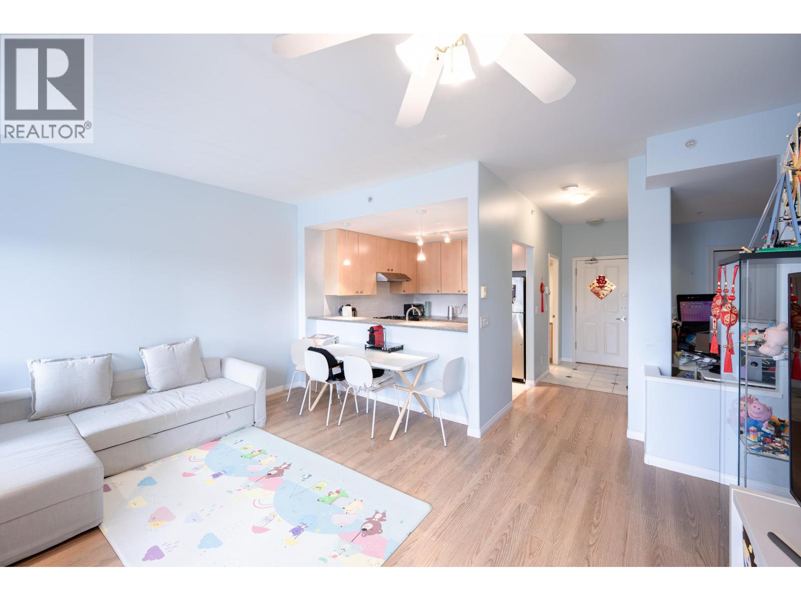302 7080 ST. ALBANS ROAD, Richmond