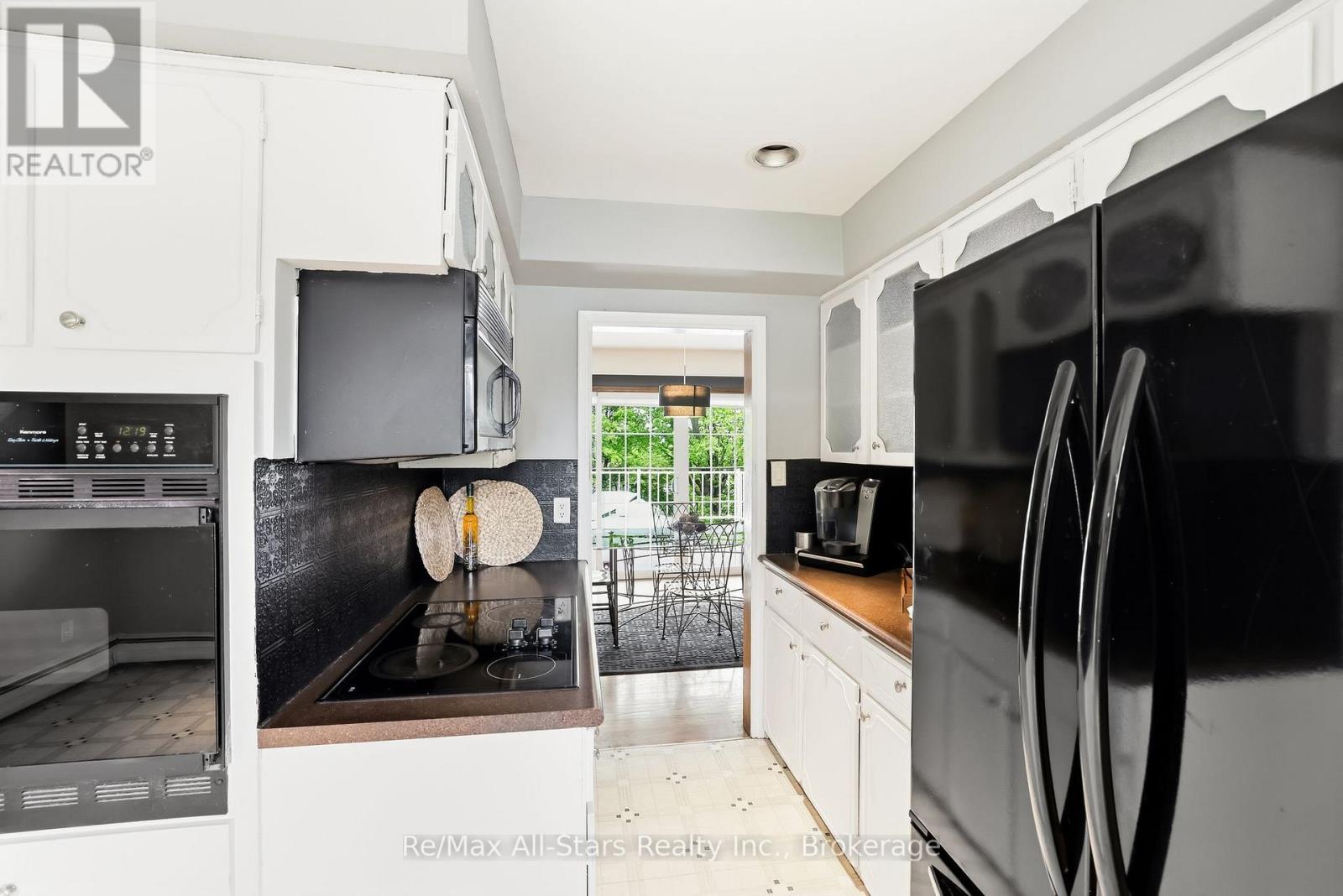 54 GRANDVIEW STREET S - 10