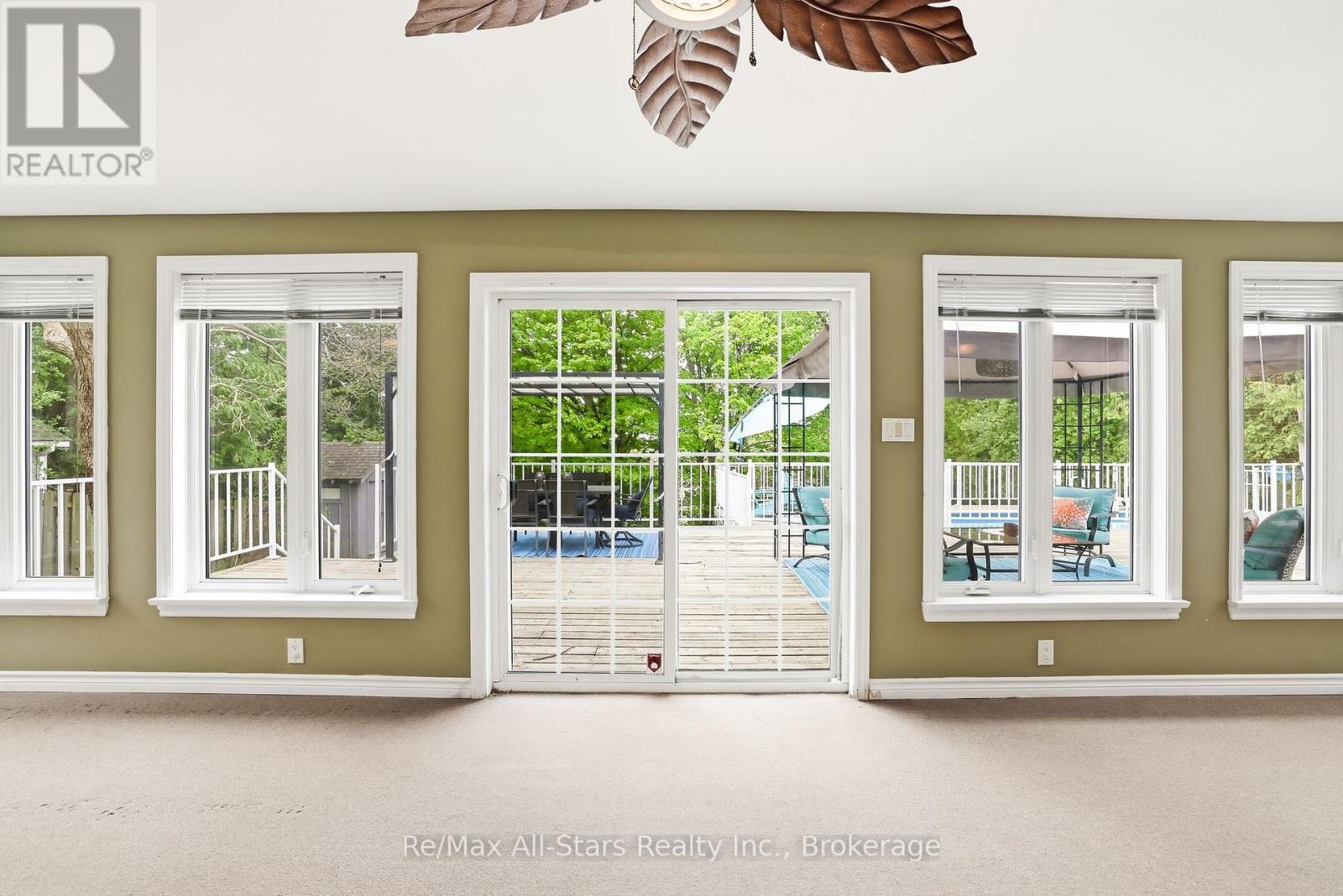 54 GRANDVIEW STREET S - 22
