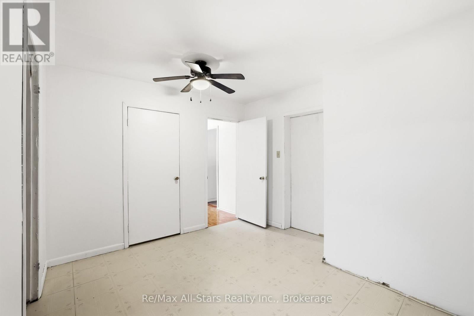 54 GRANDVIEW STREET S - 27