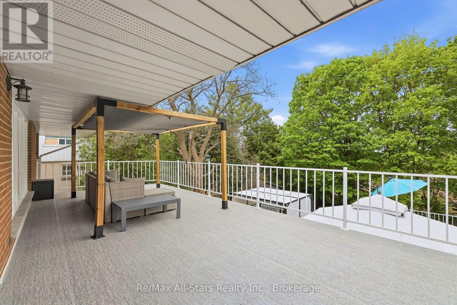 54 GRANDVIEW STREET S - 28