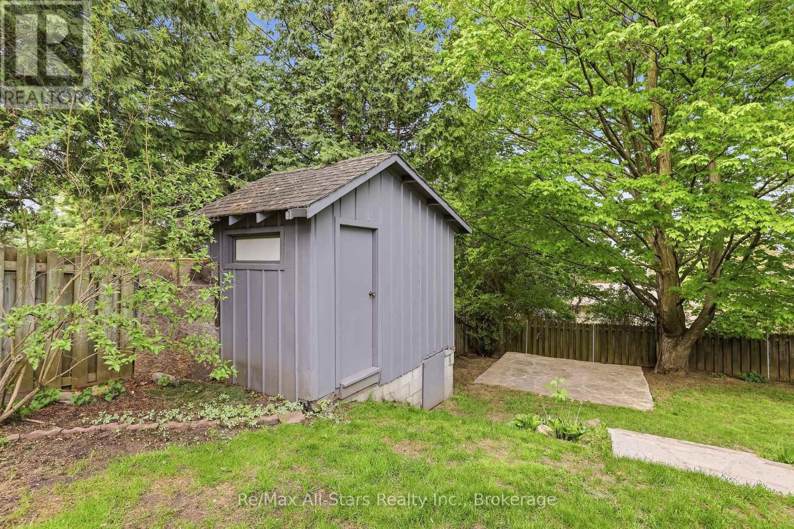 54 GRANDVIEW STREET S - 44